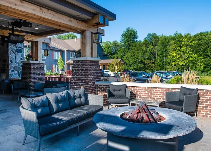 The Craftsman Inn & Suites